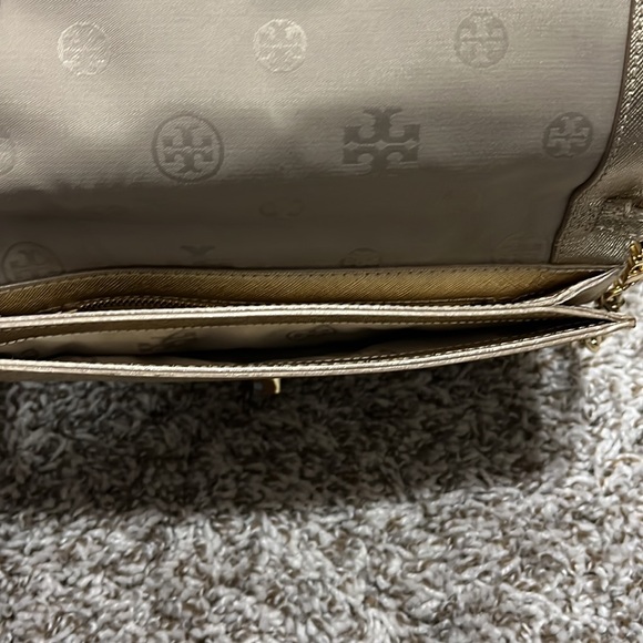 Tory Burch Gold crossbody with chain - Picture 4 of 7